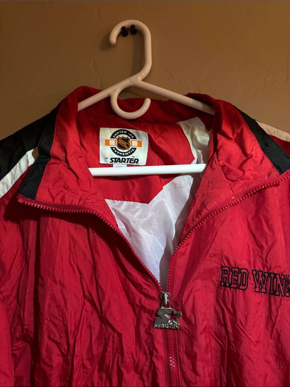 Starter Red Detroit Wings Zip Windbreaker Jacket - Picture 6 of 7
